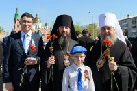 6-Митрополит Астанайский и Казахстанский Александр и аким Восточно-Казахстанской области приняли участие в праздновании Дня Великой Победы в Усть-Каменогорске 