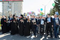 13-Митрополит Астанайский и Казахстанский Александр и аким Восточно-Казахстанской области приняли участие в праздновании Дня Великой Победы в Усть-Каменогорске 