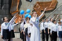 28-Митрополит Астанайский и Казахстанский Александр и аким Восточно-Казахстанской области приняли участие в праздновании Дня Великой Победы в Усть-Каменогорске 