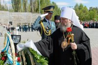 32-Митрополит Астанайский и Казахстанский Александр и аким Восточно-Казахстанской области приняли участие в праздновании Дня Великой Победы в Усть-Каменогорске 