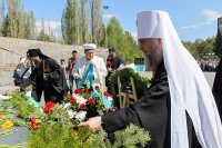 33-Митрополит Астанайский и Казахстанский Александр и аким Восточно-Казахстанской области приняли участие в праздновании Дня Великой Победы в Усть-Каменогорске 