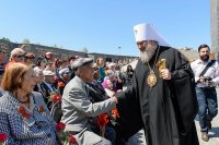 37-Митрополит Астанайский и Казахстанский Александр и аким Восточно-Казахстанской области приняли участие в праздновании Дня Великой Победы в Усть-Каменогорске 