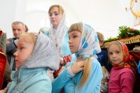 27-	 В главном храме Рудного Алтая состоялась праздничная Литургия по случаю принесения в Восточный Казахстан мироточивой иконы Богоматери «Умягчение злых сердец» 
