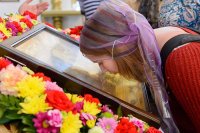 29-	 В главном храме Рудного Алтая состоялась праздничная Литургия по случаю принесения в Восточный Казахстан мироточивой иконы Богоматери «Умягчение злых сердец» 