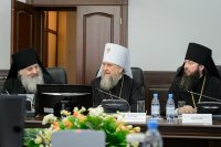 2-Управляющий Усть-Каменогорской епархией принял участие во встрече с акимом Павлодарской области. Руководитель региона награжден орденом Казахстанского Митрополичьего округа