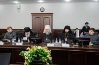 5-Управляющий Усть-Каменогорской епархией принял участие во встрече с акимом Павлодарской области. Руководитель региона награжден орденом Казахстанского Митрополичьего округа
