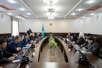 6-Управляющий Усть-Каменогорской епархией принял участие во встрече с акимом Павлодарской области. Руководитель региона награжден орденом Казахстанского Митрополичьего округа