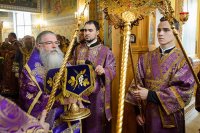 28-Управляющий Усть-Каменогорской и Семипалатинской епархией принял участие в торжествах по случаю принесения ковчега с частью пояса Пресвятой Богородицы