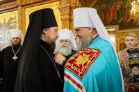 41-Управляющий Усть-Каменогорской и Семипалатинской епархией принял участие в торжествах по случаю принесения ковчега с частью пояса Пресвятой Богородицы