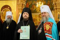 42-Управляющий Усть-Каменогорской и Семипалатинской епархией принял участие в торжествах по случаю принесения ковчега с частью пояса Пресвятой Богородицы