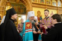 43-Управляющий Усть-Каменогорской и Семипалатинской епархией принял участие в торжествах по случаю принесения ковчега с частью пояса Пресвятой Богородицы