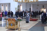 9-В Великую Среду епископ Амфилохий совершил последнюю Литургию Преждеосвященных Даров в 2017 году