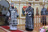 15-В Великую Среду епископ Амфилохий совершил последнюю Литургию Преждеосвященных Даров в 2017 году