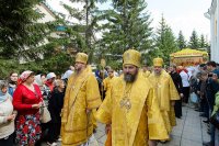3-Епископ Усть-Каменогорский и Семипалатинский Амфилохий принял участие в крестном ходе, совершенном в праздник апостолов Петра и Павла в городе Петропавловске