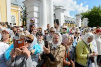 6-Епископ Усть-Каменогорский и Семипалатинский Амфилохий принял участие в крестном ходе, совершенном в праздник апостолов Петра и Павла в городе Петропавловске