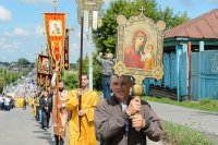 25-Епископ Усть-Каменогорский и Семипалатинский Амфилохий принял участие в крестном ходе, совершенном в праздник апостолов Петра и Павла в городе Петропавловске