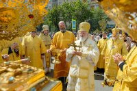 32-Епископ Усть-Каменогорский и Семипалатинский Амфилохий принял участие в крестном ходе, совершенном в праздник апостолов Петра и Павла в городе Петропавловске