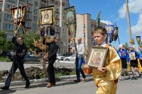 33-Епископ Усть-Каменогорский и Семипалатинский Амфилохий принял участие в крестном ходе, совершенном в праздник апостолов Петра и Павла в городе Петропавловске