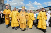 34-Епископ Усть-Каменогорский и Семипалатинский Амфилохий принял участие в крестном ходе, совершенном в праздник апостолов Петра и Павла в городе Петропавловске