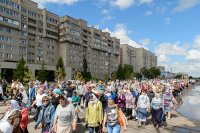 36-Епископ Усть-Каменогорский и Семипалатинский Амфилохий принял участие в крестном ходе, совершенном в праздник апостолов Петра и Павла в городе Петропавловске