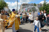 38-Епископ Усть-Каменогорский и Семипалатинский Амфилохий принял участие в крестном ходе, совершенном в праздник апостолов Петра и Павла в городе Петропавловске