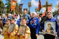 48-Епископ Усть-Каменогорский и Семипалатинский Амфилохий принял участие в крестном ходе, совершенном в праздник апостолов Петра и Павла в городе Петропавловске
