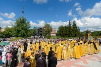 56-Епископ Усть-Каменогорский и Семипалатинский Амфилохий принял участие в крестном ходе, совершенном в праздник апостолов Петра и Павла в городе Петропавловске