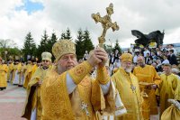 60-Епископ Усть-Каменогорский и Семипалатинский Амфилохий принял участие в крестном ходе, совершенном в праздник апостолов Петра и Павла в городе Петропавловске