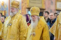 9-Епископ Амфилохий сослужил Главе Казахстанского Митрополичьего округа в главном храме страны
