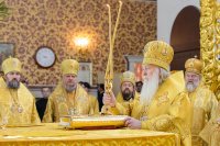 17-Епископ Амфилохий сослужил Главе Казахстанского Митрополичьего округа в главном храме страны