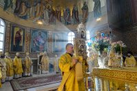 21-Епископ Амфилохий сослужил Главе Казахстанского Митрополичьего округа в главном храме страны