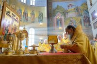 24-Епископ Амфилохий сослужил Главе Казахстанского Митрополичьего округа в главном храме страны