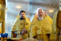 25-Епископ Амфилохий сослужил Главе Казахстанского Митрополичьего округа в главном храме страны