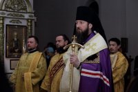 8-В канун праздника святого апостола Андрея Первозванного епископ Амфилохий совершил всенощное бдение в кафедральном соборе города Усть-Каменогорска