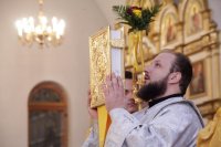 17-В канун праздника святого апостола Андрея Первозванного епископ Амфилохий совершил всенощное бдение в кафедральном соборе города Усть-Каменогорска