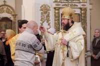 21-В канун праздника святого апостола Андрея Первозванного епископ Амфилохий совершил всенощное бдение в кафедральном соборе города Усть-Каменогорска