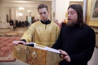 25-В канун праздника святого апостола Андрея Первозванного епископ Амфилохий совершил всенощное бдение в кафедральном соборе города Усть-Каменогорска