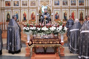 «Жизнь во гробе положился еси, Христе». Служение епископа Амфилохия в день Великой Пятницы