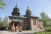 3-В день престольного праздника епископ Амфилохий совершил Божественную Литургию в храме в честь иконы Божией Матери «Нечаянная Радость» города Риддера