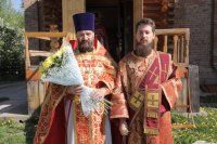 4-В день престольного праздника епископ Амфилохий совершил Божественную Литургию в храме в честь иконы Божией Матери «Нечаянная Радость» города Риддера