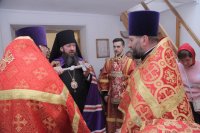6-В день престольного праздника епископ Амфилохий совершил Божественную Литургию в храме в честь иконы Божией Матери «Нечаянная Радость» города Риддера
