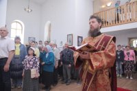 9-В день престольного праздника епископ Амфилохий совершил Божественную Литургию в храме в честь иконы Божией Матери «Нечаянная Радость» города Риддера