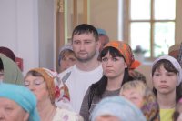 24-В день престольного праздника епископ Амфилохий совершил Божественную Литургию в храме в честь иконы Божией Матери «Нечаянная Радость» города Риддера