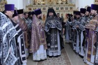 1-«Града Сионска взыскующе, под Твой покров, Дева Чистая, днесь притекаем». Соборное служение Литургии Преждеосвященных Даров в день празднования явления Державной иконы Пресвятой Богородицы