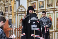 2-«Бездну заключивый мертв зрится, и смирною, и плащаницею обвився, во гробе полагается, яко смертный, Безсмертный». Великая и преблагословенная Суббота в Усть-Каменогорске
