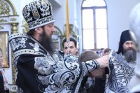 7-«Бездну заключивый мертв зрится, и смирною, и плащаницею обвився, во гробе полагается, яко смертный, Безсмертный». Великая и преблагословенная Суббота в Усть-Каменогорске
