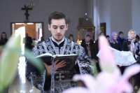 9-«Бездну заключивый мертв зрится, и смирною, и плащаницею обвився, во гробе полагается, яко смертный, Безсмертный». Великая и преблагословенная Суббота в Усть-Каменогорске