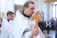 16-«Бездну заключивый мертв зрится, и смирною, и плащаницею обвився, во гробе полагается, яко смертный, Безсмертный». Великая и преблагословенная Суббота в Усть-Каменогорске