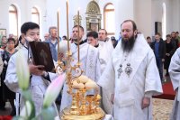 28-«Бездну заключивый мертв зрится, и смирною, и плащаницею обвився, во гробе полагается, яко смертный, Безсмертный». Великая и преблагословенная Суббота в Усть-Каменогорске