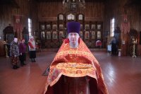 1-В Светлый Понедельник епископ Амфилохий совершил Божественную Литургию в Покровском храме города Усть-Каменогорска